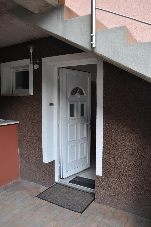 Rezidenca Ervin Ξενοδοχείο Jesenice Εξωτερικό φωτογραφία